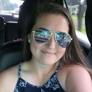 Meet your Posher, Erin